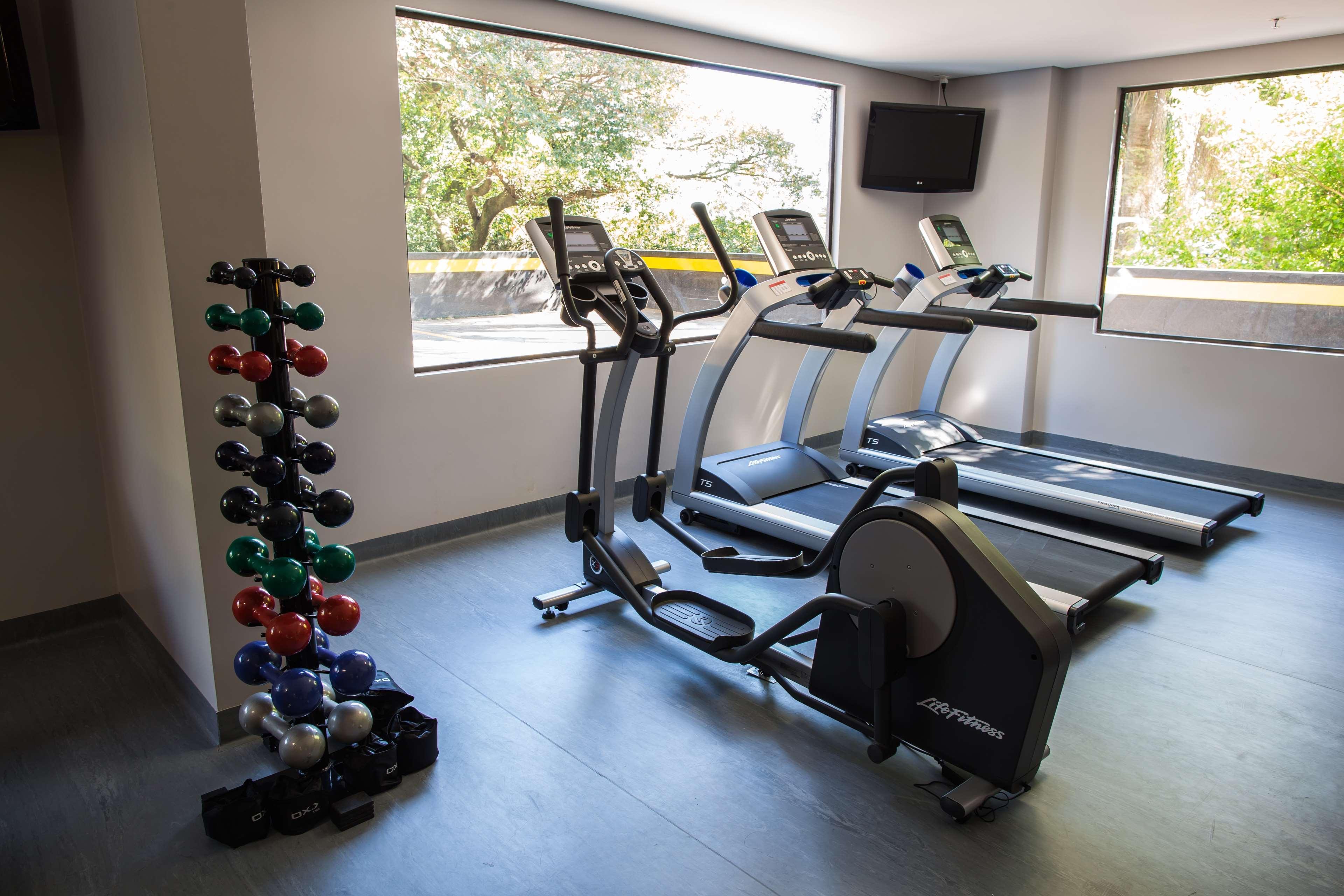 Art Hotel Transamerica Collection Porto Alegre Bagian luar foto A gym at the University of the West of England