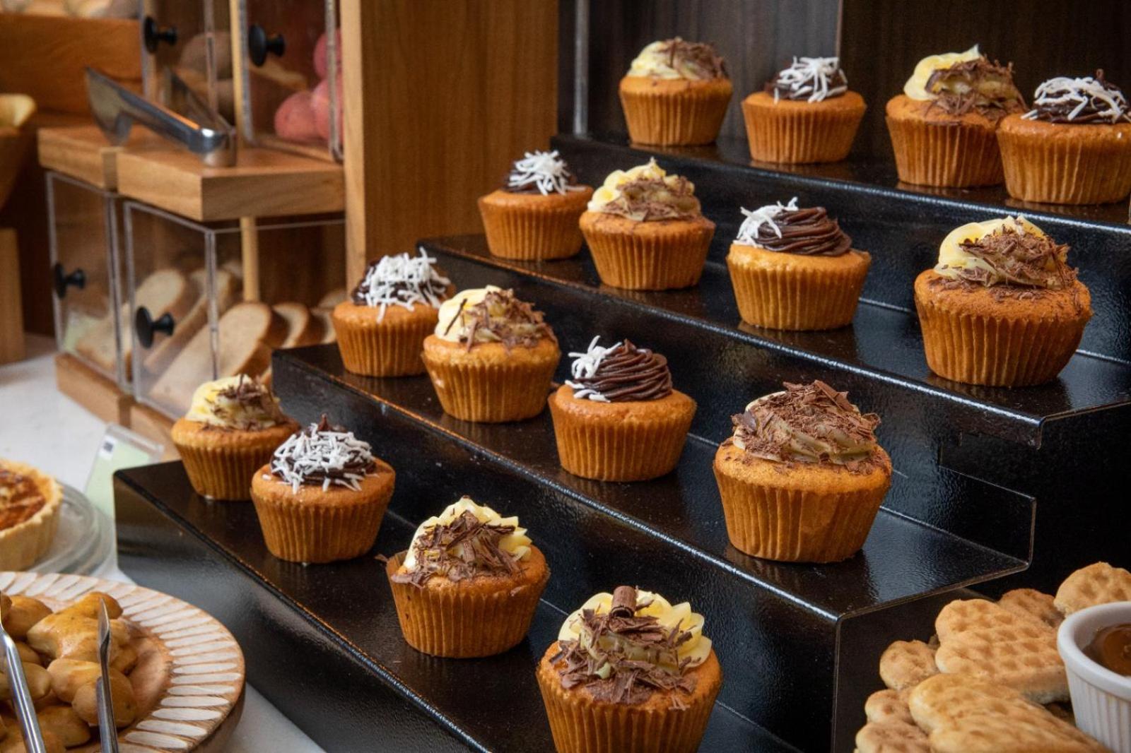 Art Hotel Transamerica Collection Porto Alegre Bagian luar foto Cupcakes