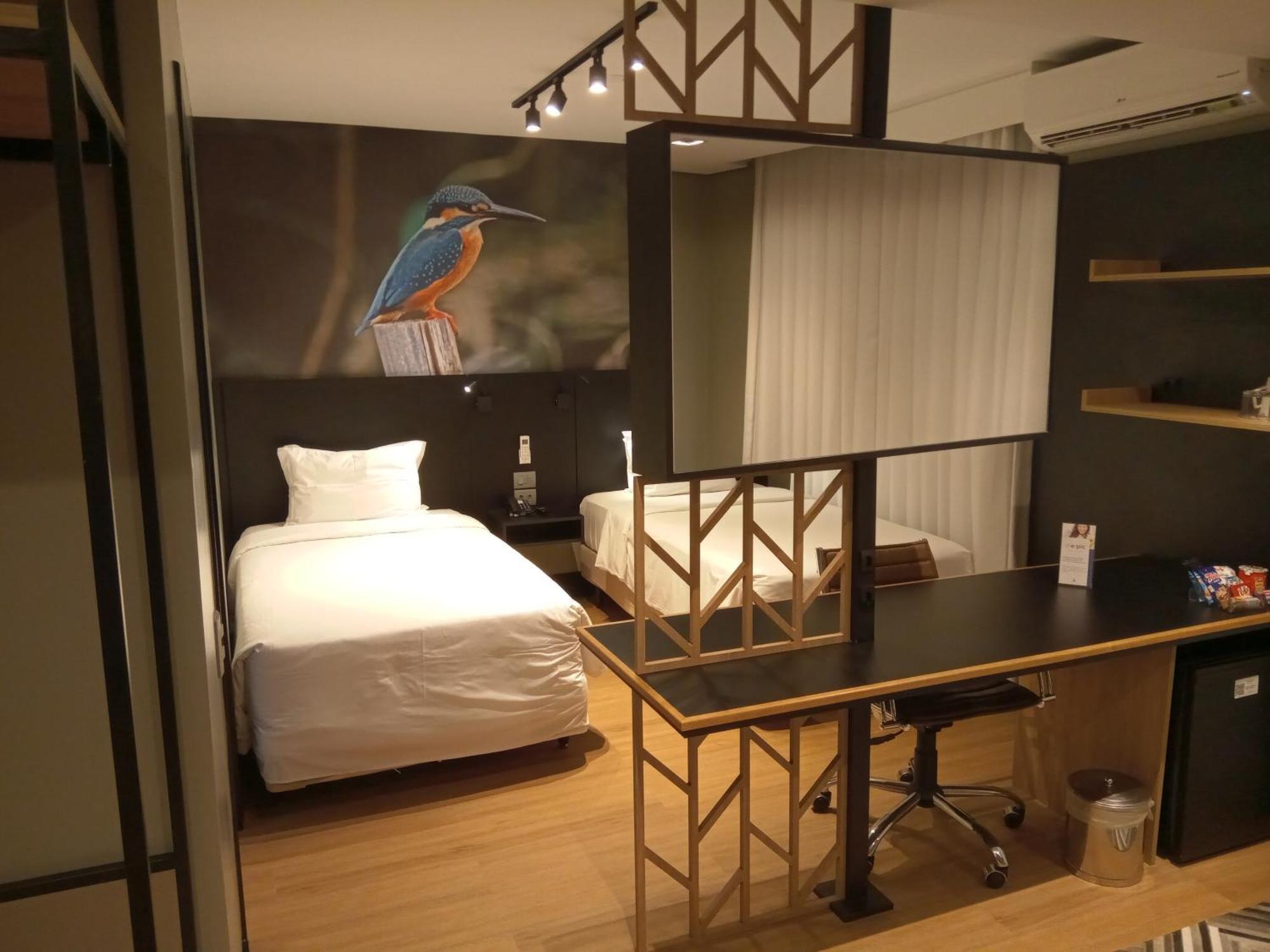 Art Hotel Transamerica Collection Porto Alegre Bagian luar foto A room at the hotel